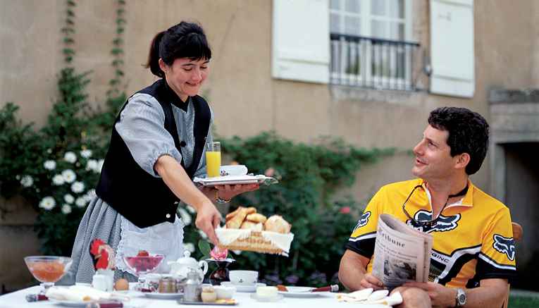 Bbui-burgundy-biking-5